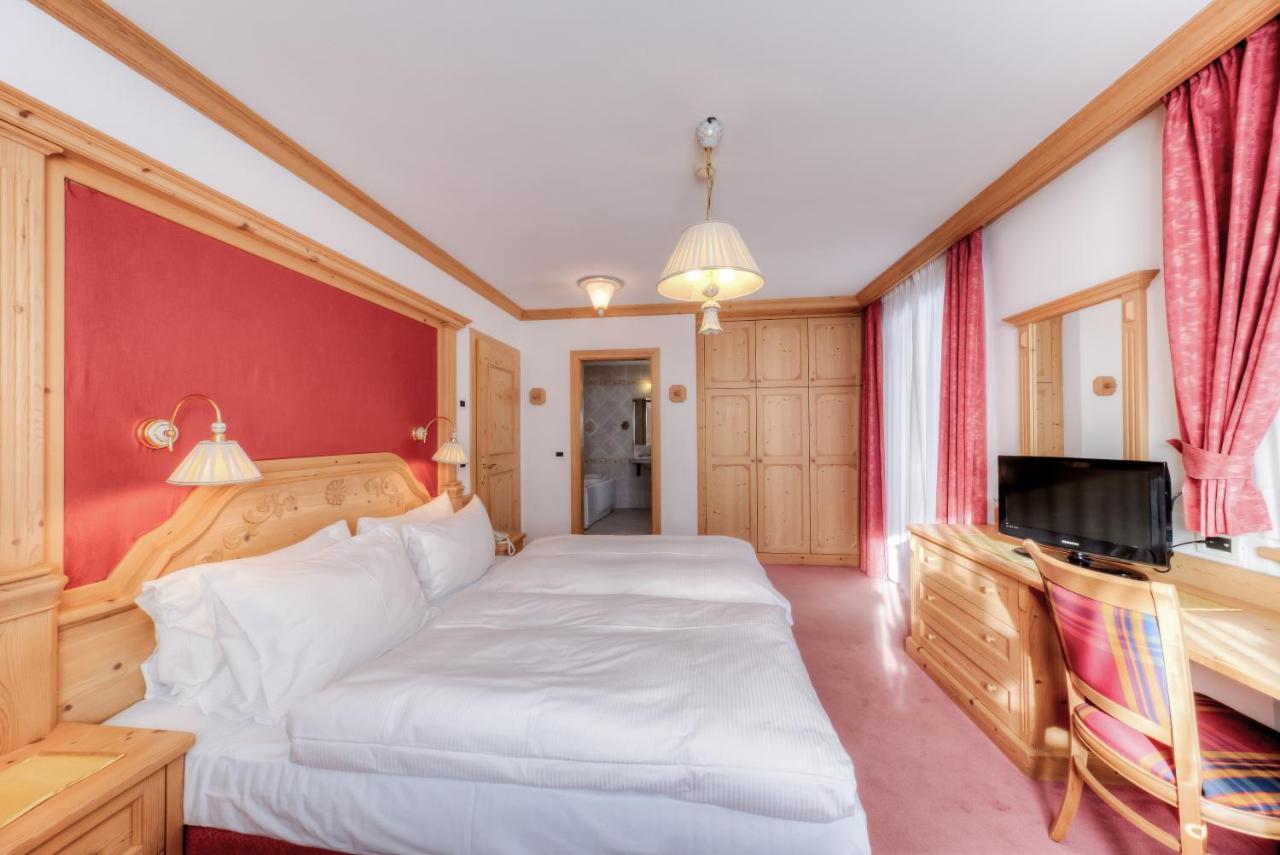 סן ויג'יליו די מרבה Hotel Chalet Corso מראה חיצוני תמונה